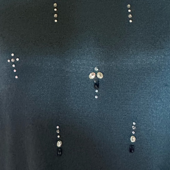 Gorgeous green top with sparkle-never worn! - Picture 4 of 4